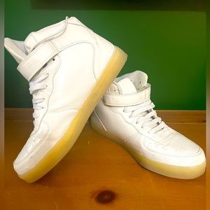 10 Hightop LIGHT UP White Shoes